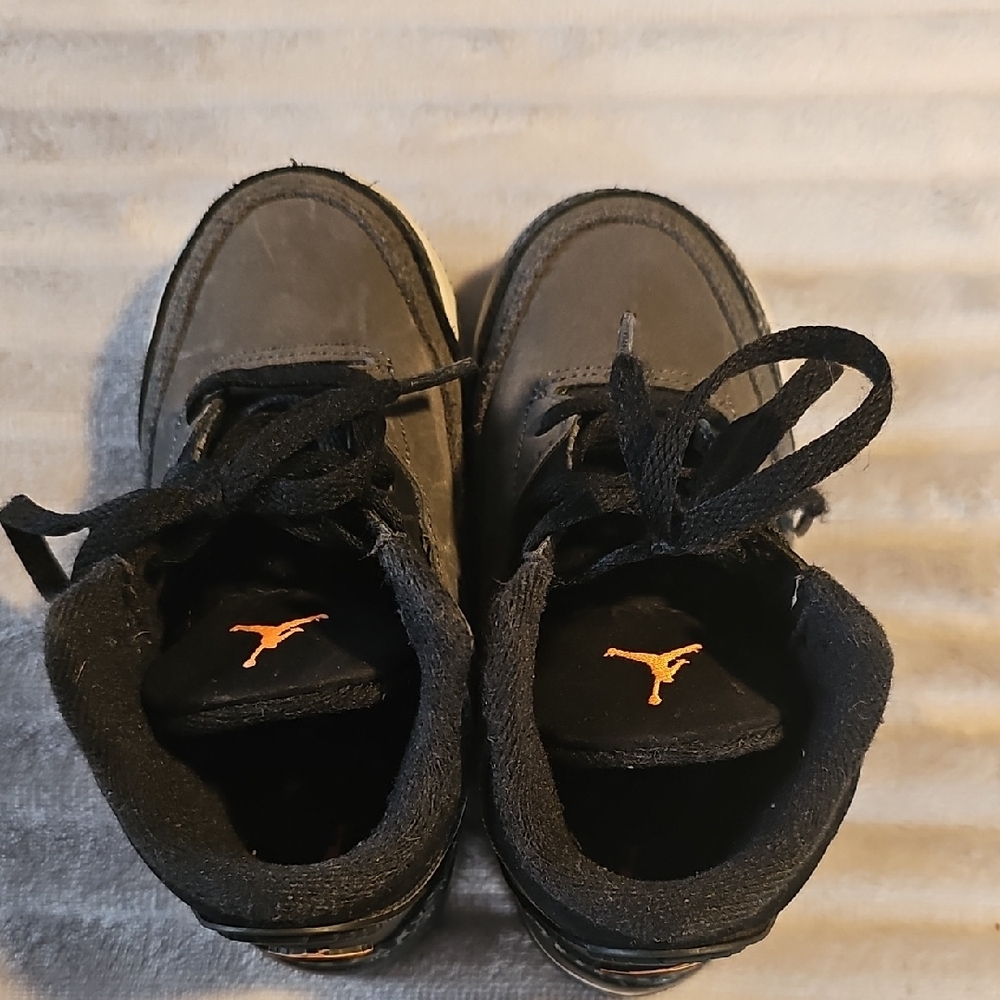 Jordan Kids Black and Orange Sneakers